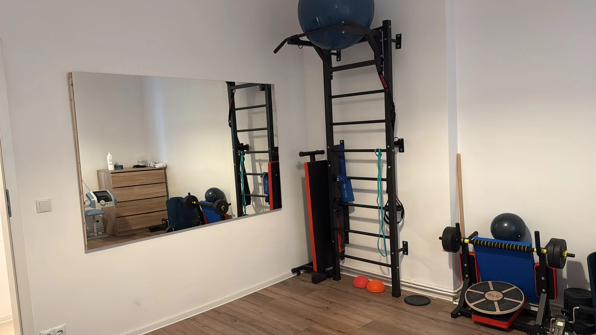 Sală kinetoterapie cu echipamente profesionale București